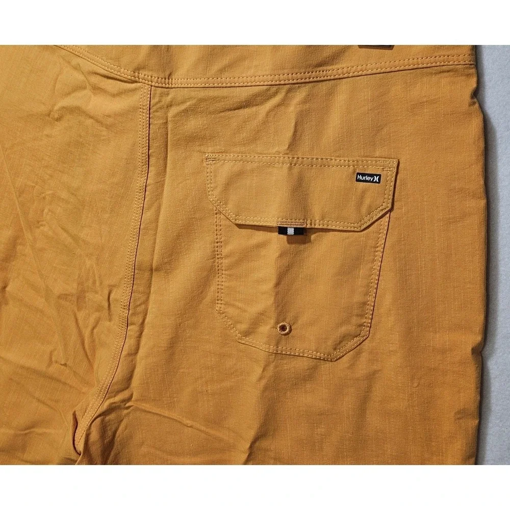 Hurley Phantom Naturals 18